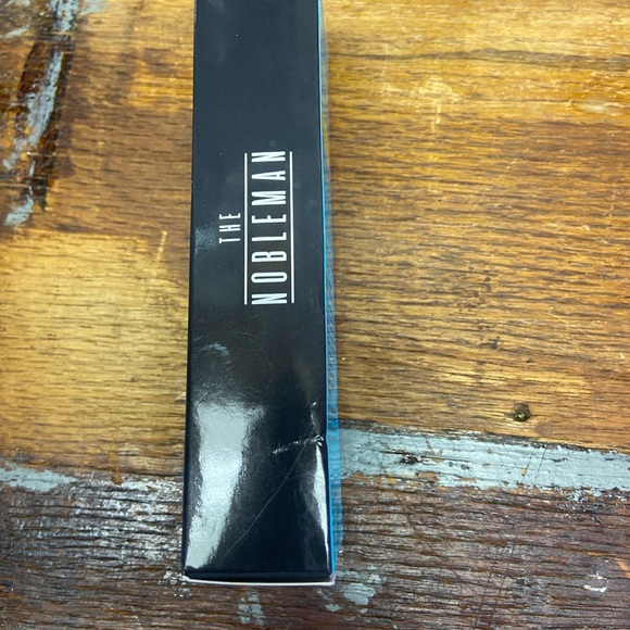 NIB The Nobleman retnol peptides eye cream unopened syrum .5 oz 
New in box - Picture 5 of 7
